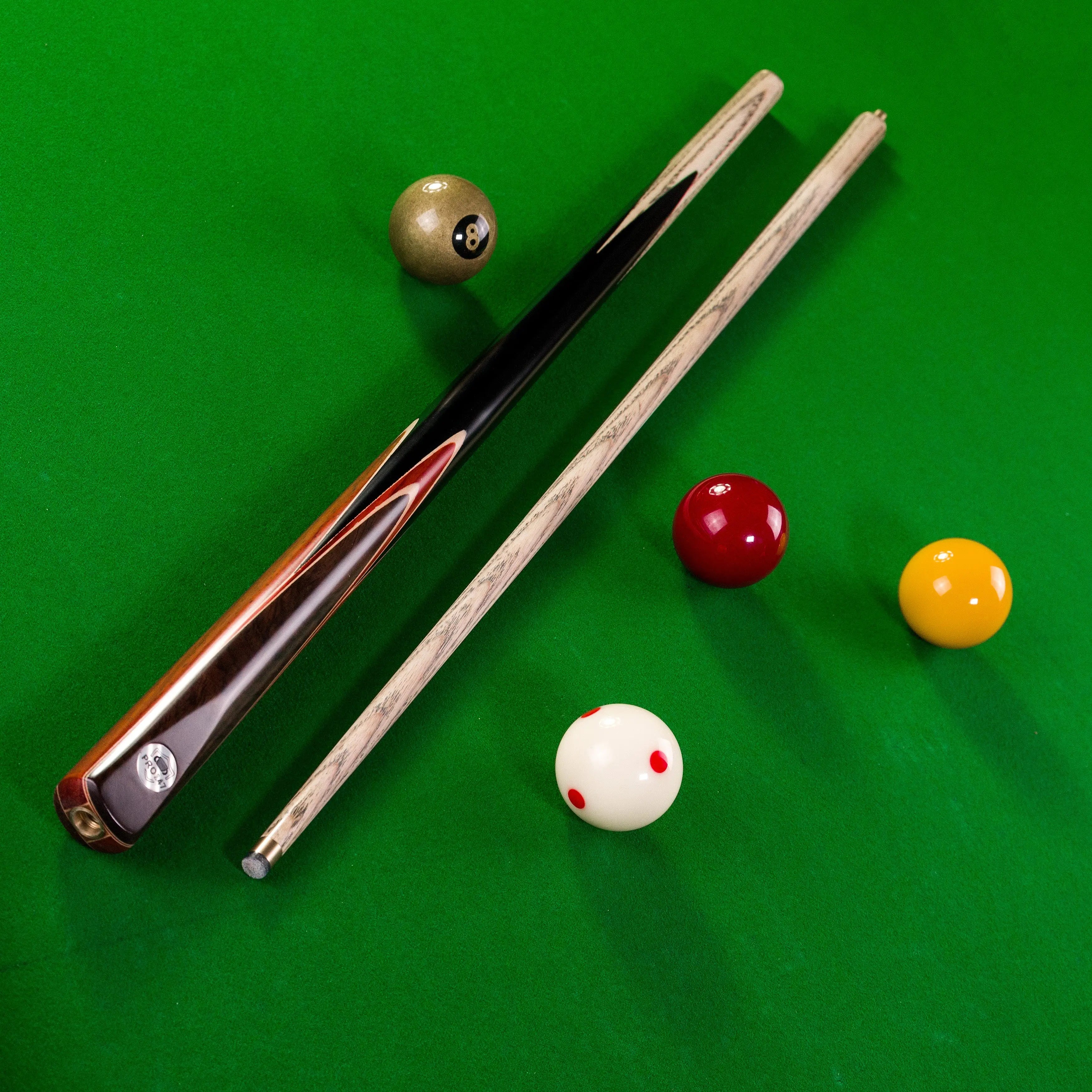 PRO147 Red Devil 2-piece cue Cue + Case
