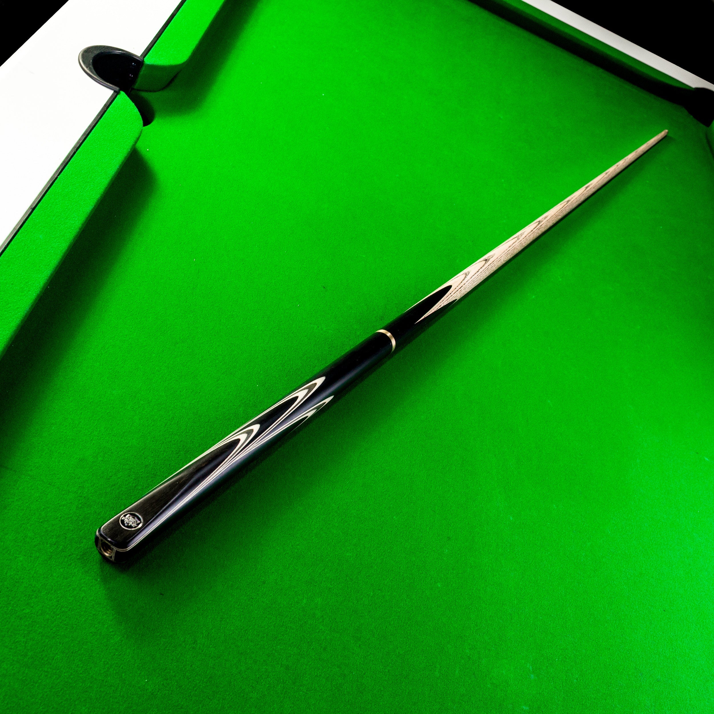 PRO147 Apollo 58 Inch 3/4 Jointed Hand Spliced Premium Snooker and Pool Cue 9.5mm Tip