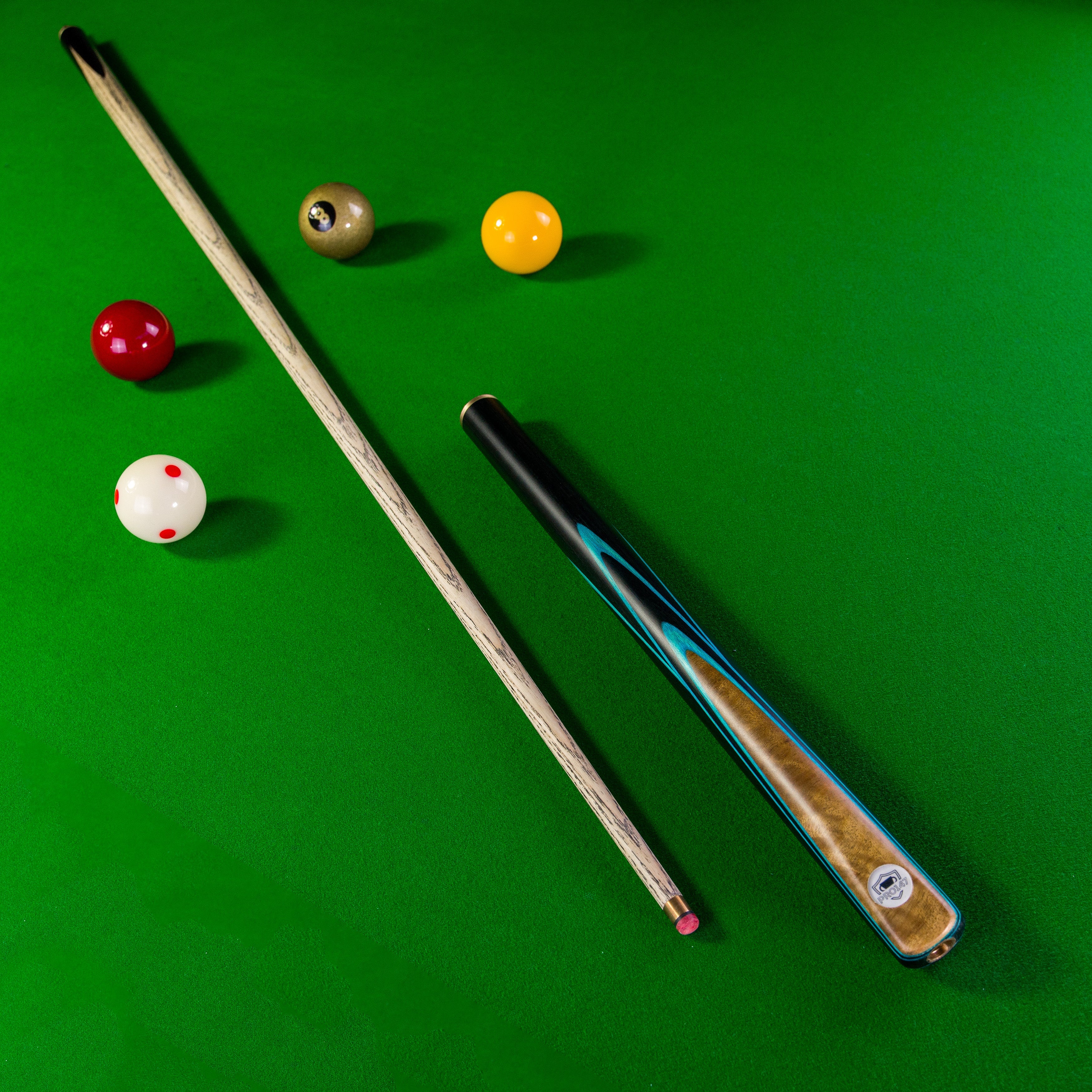 PRO147 Pearl Series Blue Burl 3/4 Joint Cue with 9.5mm Professional Red Leather Tip