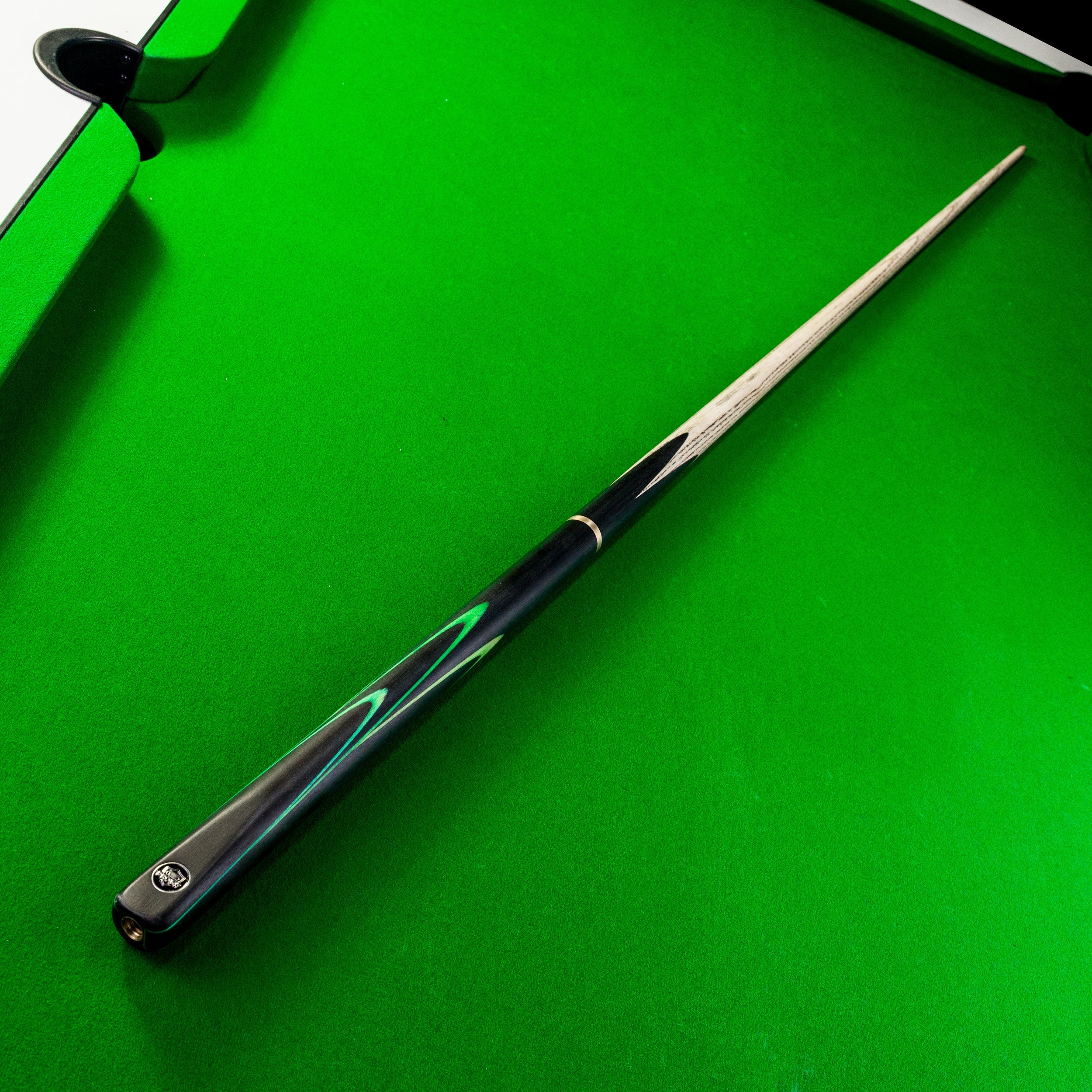 PRO147 Apollo 58 Inch 3/4 Jointed Hand Spliced Premium Snooker and Pool Cue 9.5mm Tip