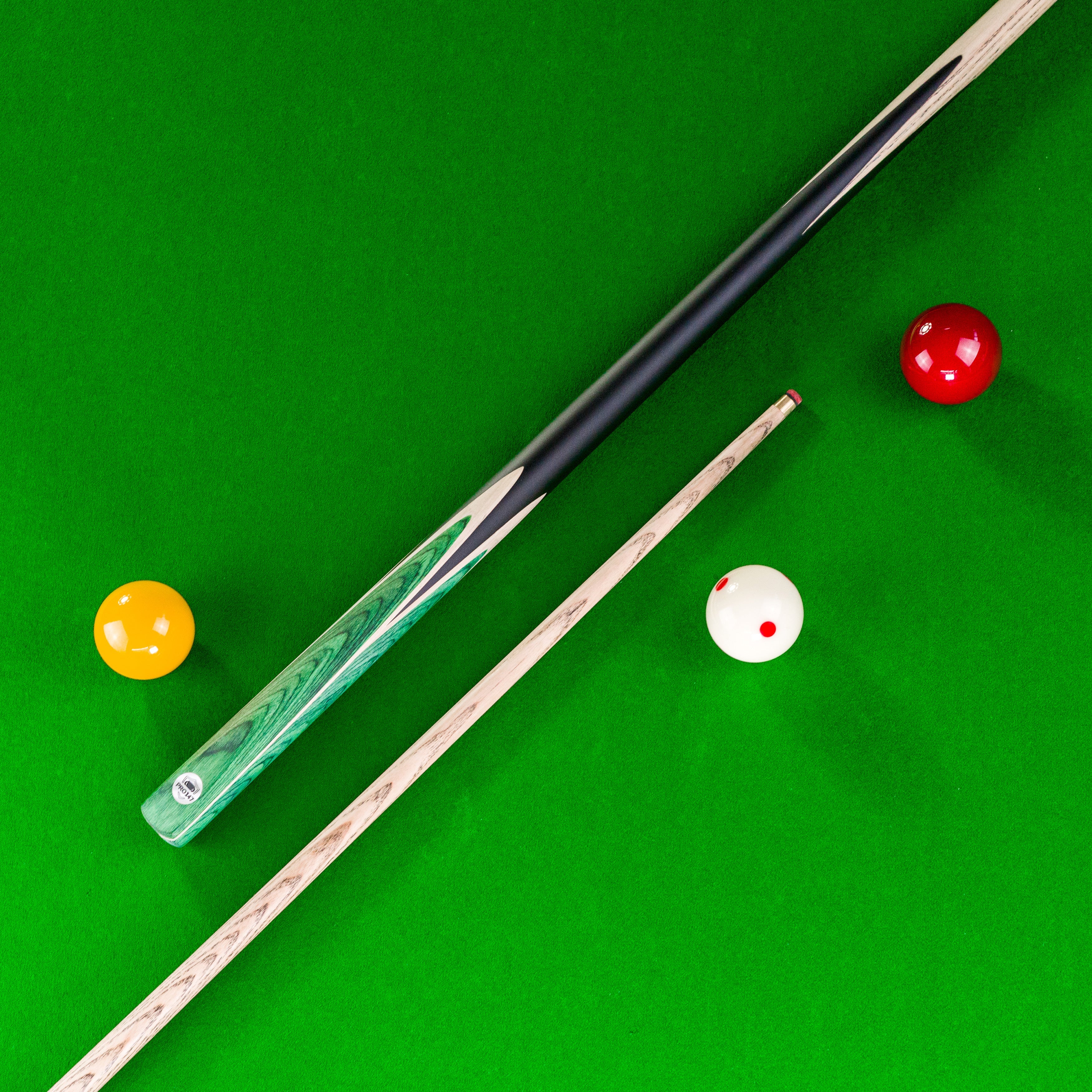PRO147 Windsor 2 Piece Snooker and Pool Cue and Case Set 9.5mm Red Professional Tip