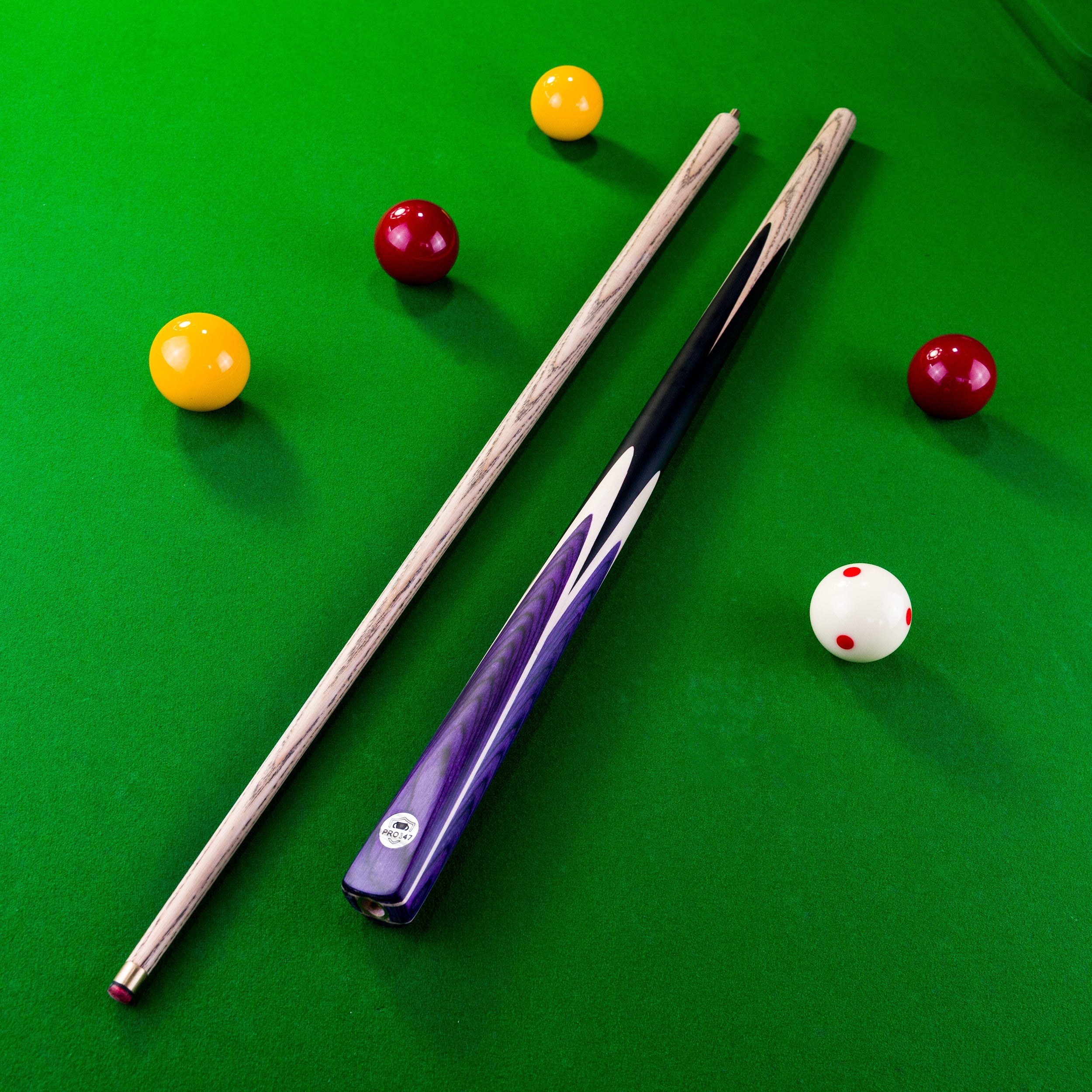 PRO147 Windsor 2 Piece Snooker and Pool Cue and Case Set 9.5mm Red Professional Tip