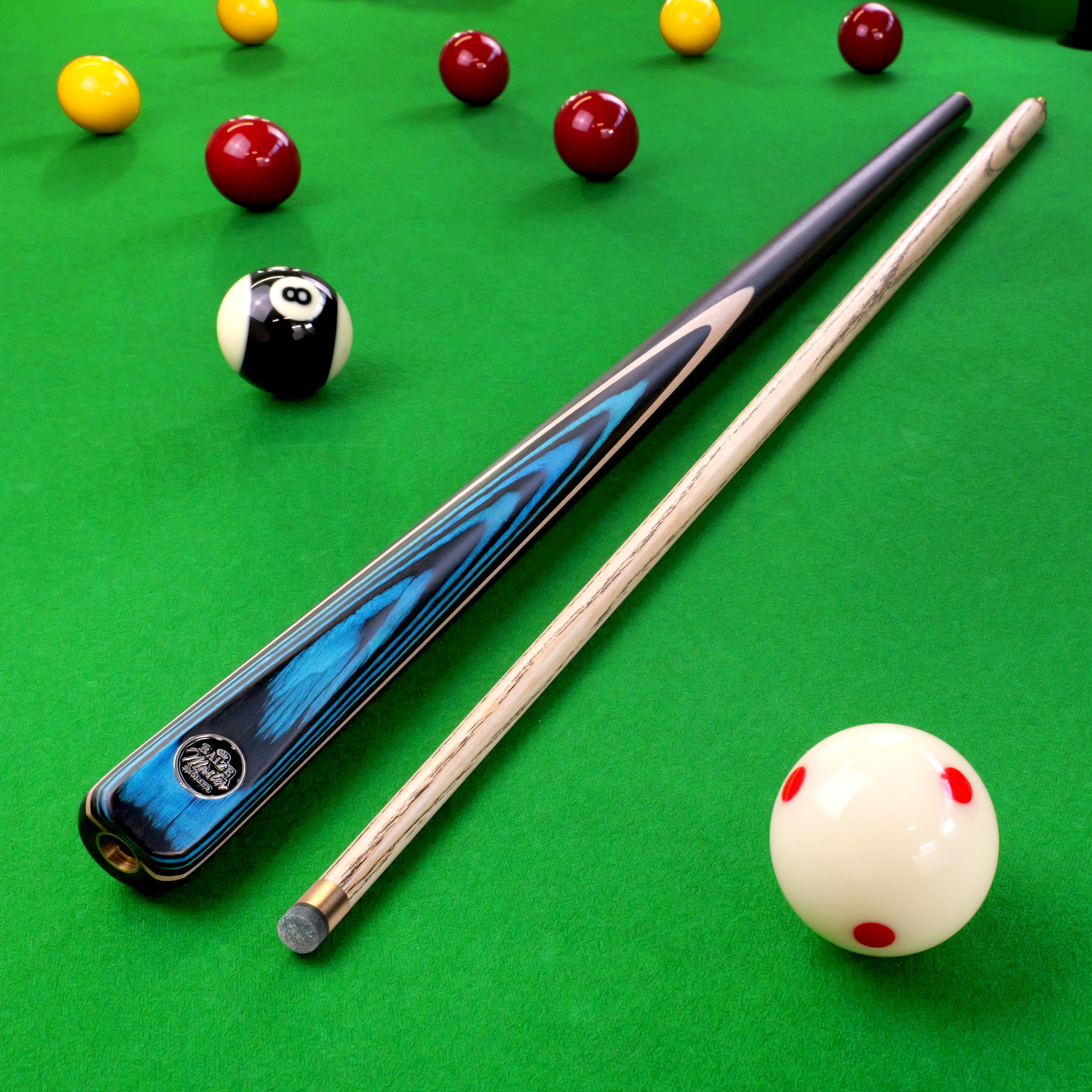 Baize Master Blackline Classic 2-piece pool cue