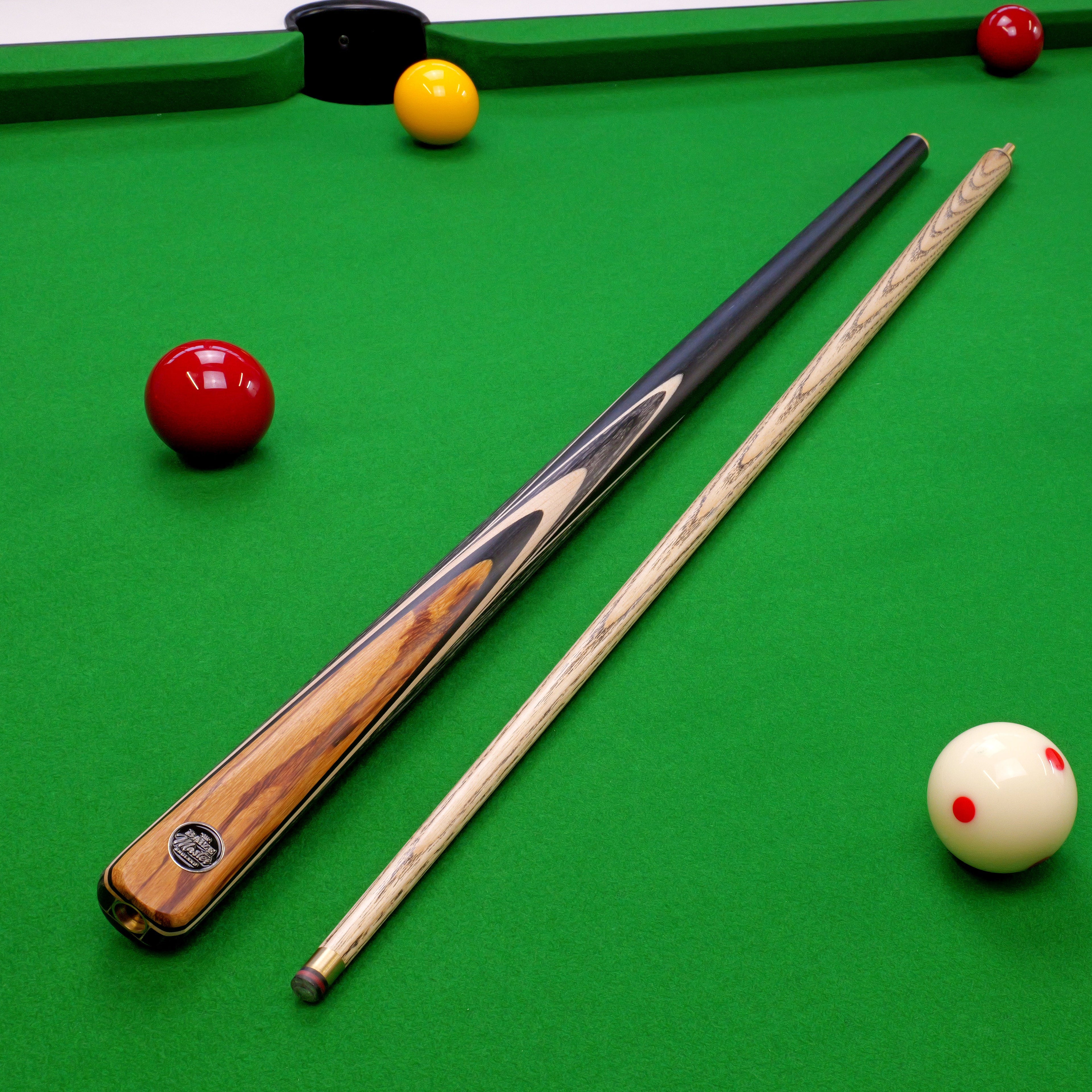 Baize Master Blackline Elite cue and case set