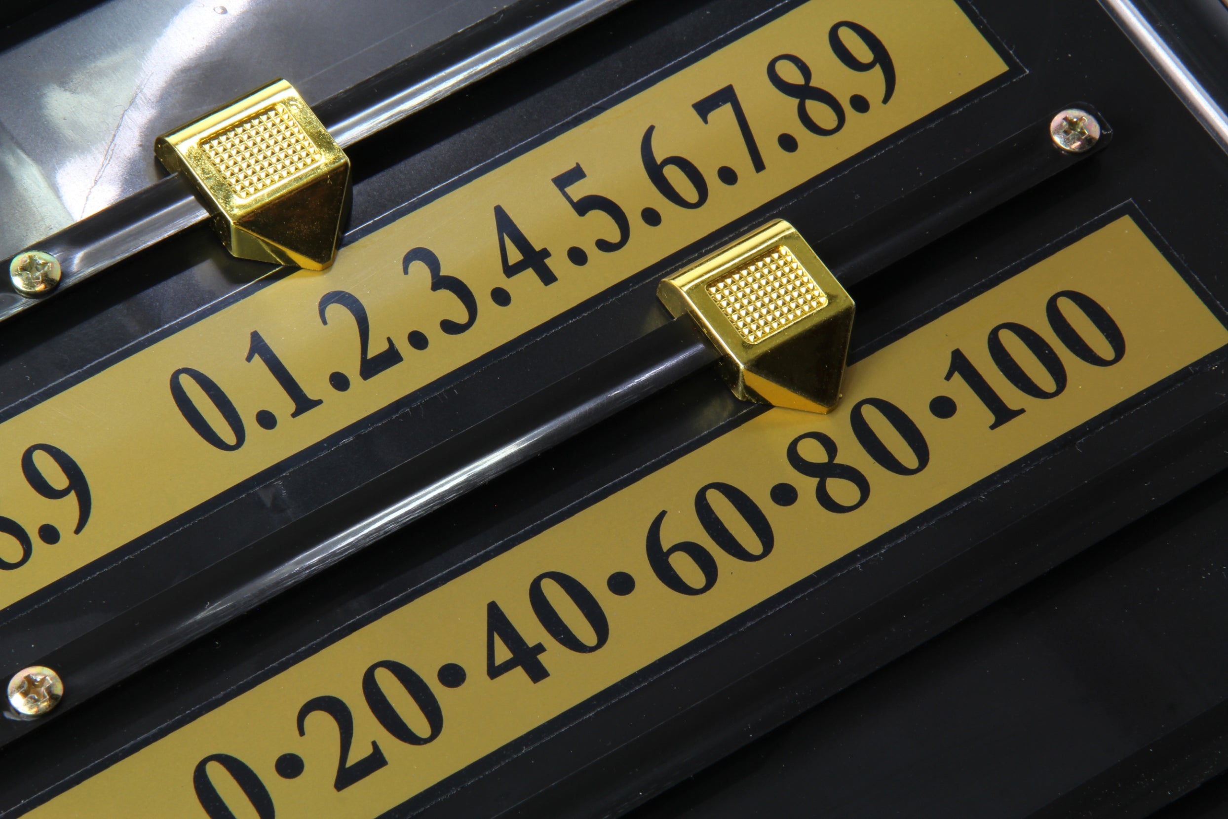 Black plastic 4-player snooker scoreboard