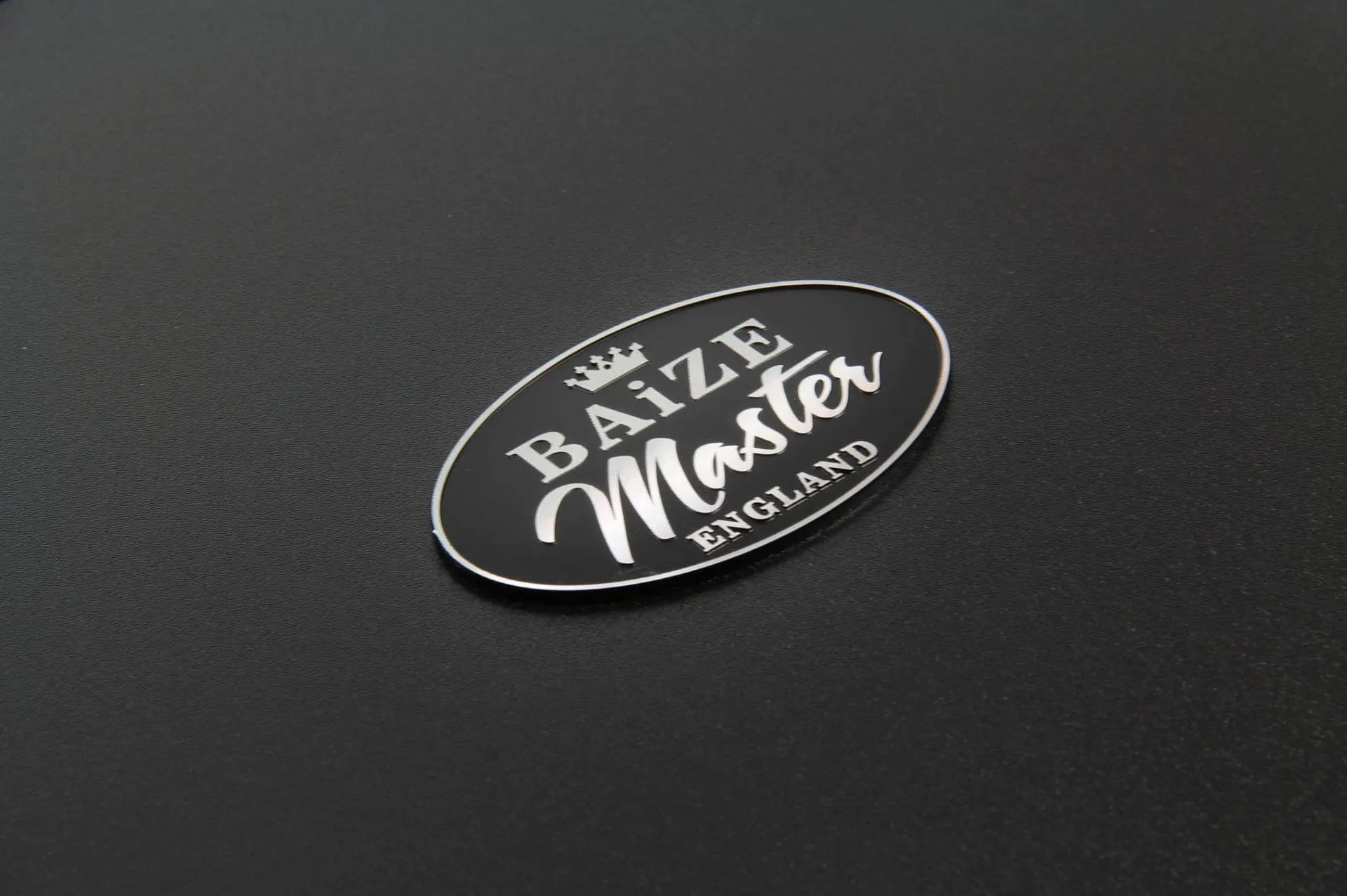 Baize Master black aluminium 16-ball pool ball case