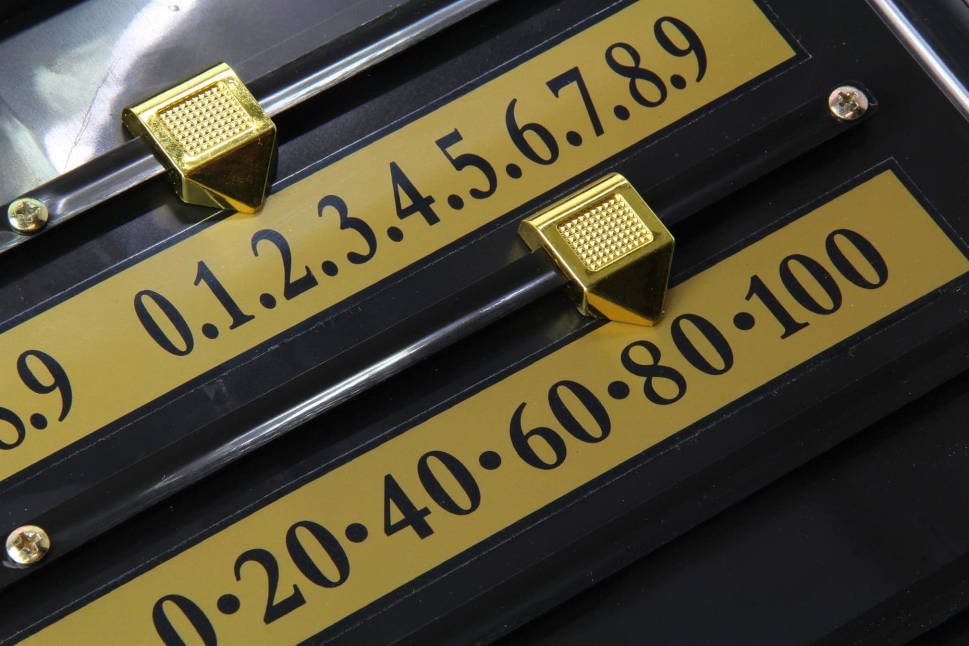 Black plastic 4-player snooker scoreboard